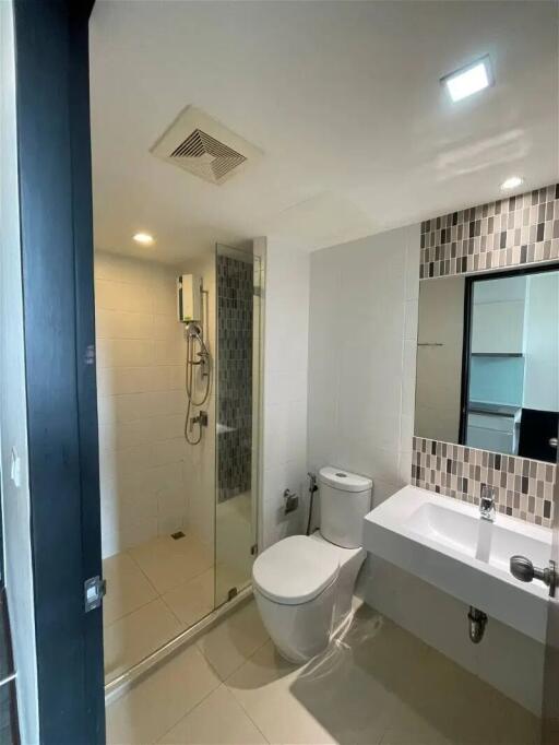 Condo for Rent at Beyond Sukhumvit Condominium