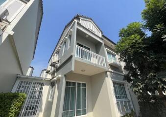 Townhouse for Rent at The Village 3 Bang Na-Wong Waen