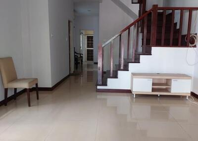 Townhouse for Rent in Yan Nawa