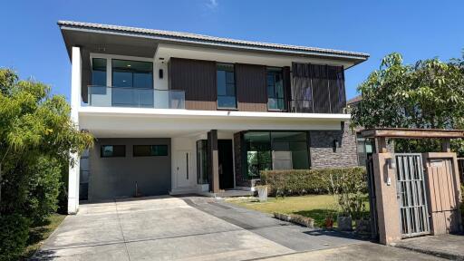 House for Sale at Manthana Rama 9 - Srinakarin