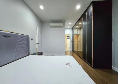 Setthasiri Krungthep Kreetha - 3 Bed House for Rented *SETT8321