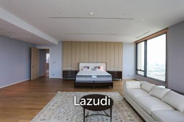 3 Bed 4 Bath 347 SQ.M Sindhorn Residence