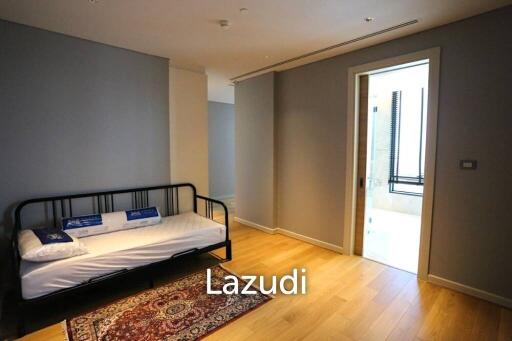 3 Bed 4 Bath 347 SQ.M Sindhorn Residence