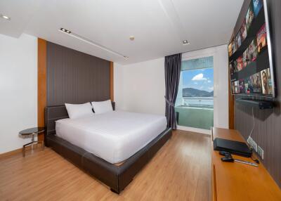 1 Bedroom Sea View Condominium in a sought after location