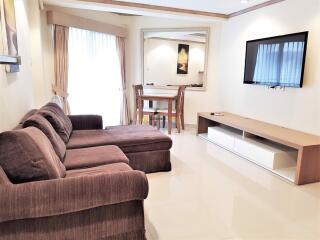 คอนโดนี้มี 1 ห้องนอน  อยู่ในโครงการ คอนโดมิเนียมชื่อ Jomtien Beach Condominium 