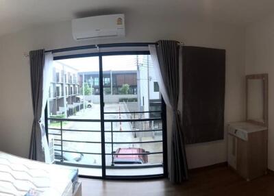 Baan Klang Muang Srinakarin-Onnut - 3 Bed Townhouse for Rent *BAAN11846