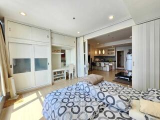 Condo for Sale at Baan Sathorn Chaopraya