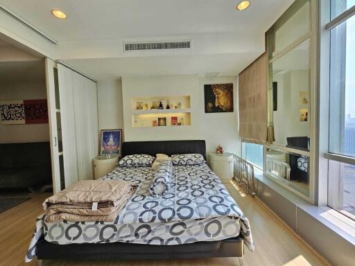 Condo for Sale at Baan Sathorn Chaopraya