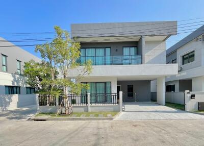 House for Rent at Centro Bangna