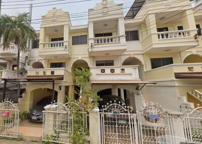 2 Bedroom Townhouse for rent in Nimman