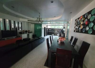 Townhouse for Rent, Sale at Esta Home Private Park Village