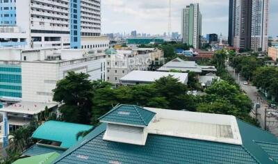 Condo for Sale at Flora Ville