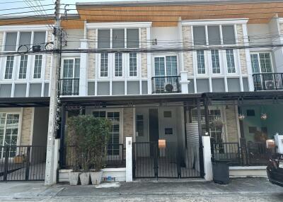 Golden Town Bangna-Suanluang - 3 Bed Townhouse for Rent, Sale *GOLD11868