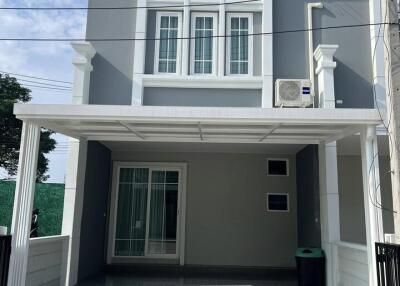 Townhouse for Rent at Golden Town RuamChok