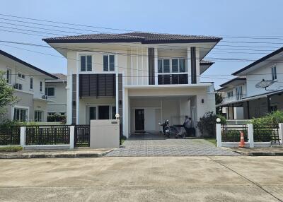 House for Rent at The Grand Village
