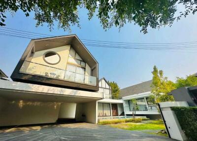 Luxury pool villa for rent in Hang Dong