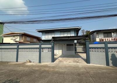 House for Rent in Phra Khanong.