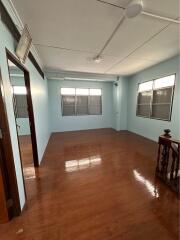 House for Rent in Phra Khanong.