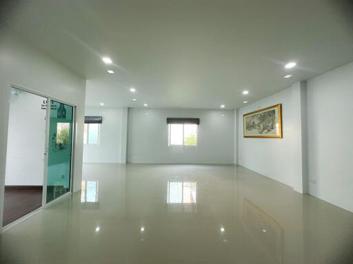 4 Bedroom House for Rent, Sale in , San Kamphaeng. - INZI16421