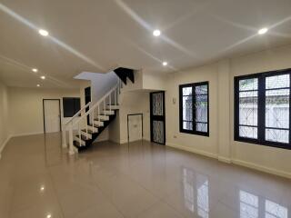 Townhouse for Sale at Land and Houses Park San Sai