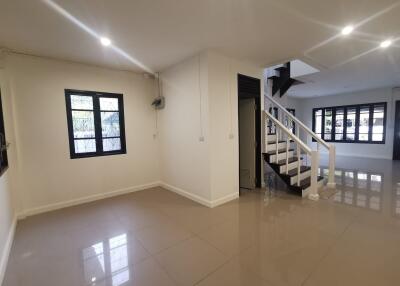 Townhouse for Sale at Land and Houses Park San Sai