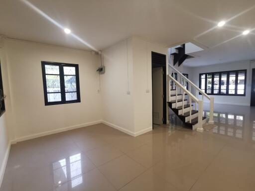 Townhouse for Sale at Land and Houses Park San Sai