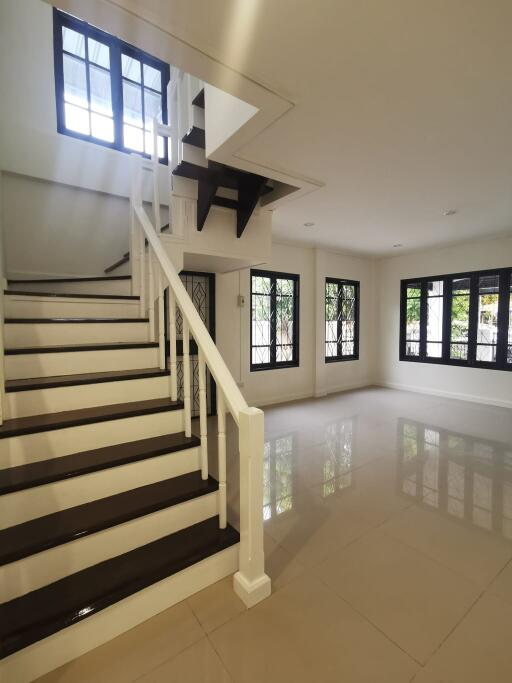 Townhouse for Sale at Land and Houses Park San Sai