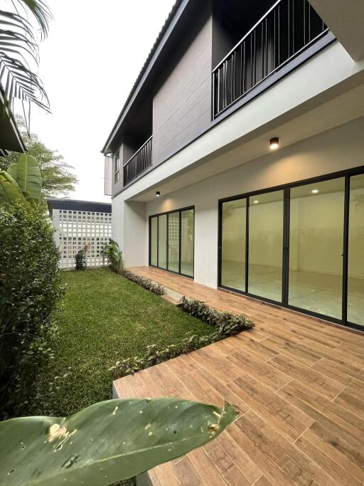 House for Sale, Sale w/Tenant in Chang Phueak, Mueang Chiang Mai.