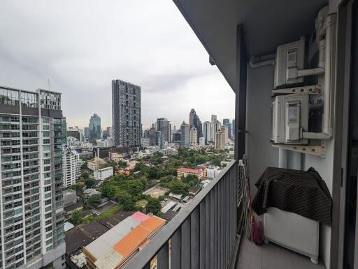 Condo for Rent at Nara 9