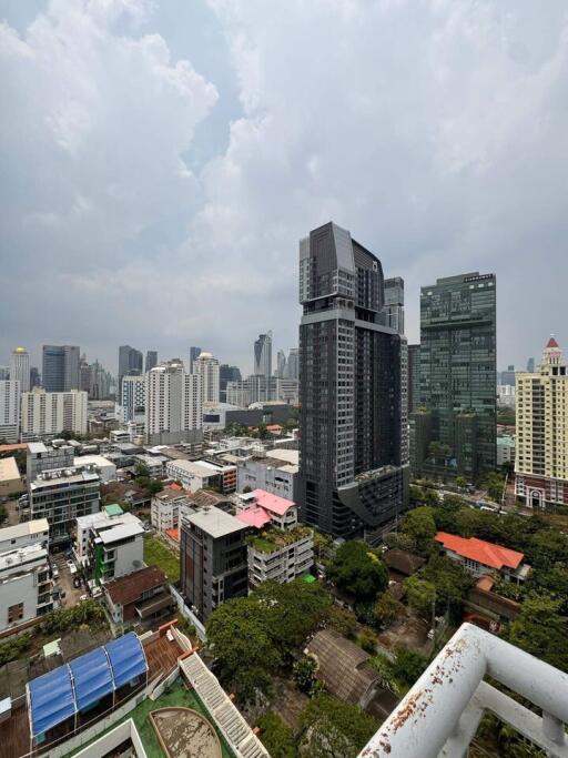 Condo for Sale at Pathum Wan Resort