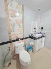 5 Bedroom House for Rent in , . - SANS16563