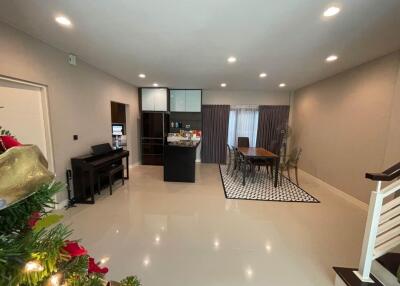 Setthasiri Krungthep Kreetha - 5 Bed House for Rent *SETT11972