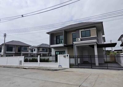 House for Rent in San Kamphaeng , San Kamphaeng.