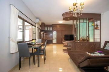 Condo for Sale at Srithana 1