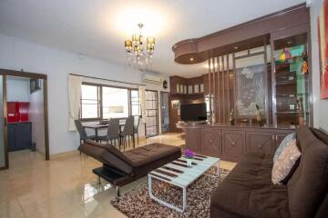 Condo for Sale at Srithana 1