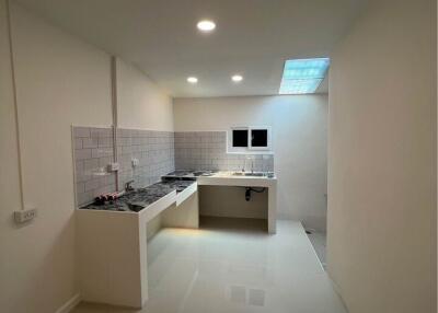 Townhouse for Rent in Ratchada