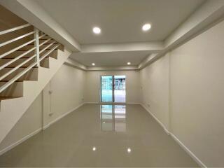 Townhouse for Rent in Ratchada