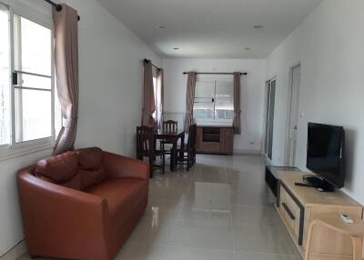 Townhouse for Rent at Urbana 4 Mae Hia