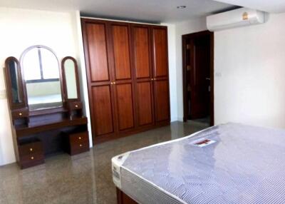 Condo for Rent at THE WATERFORD (Thong Lo 11)