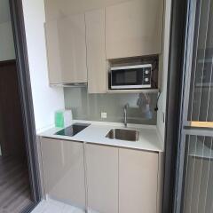 Condo for Rent at Whizdom Essence Sukhumvit 101