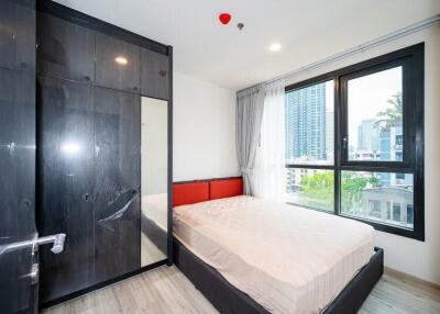 Condo for Rent at XT Huaikhwang