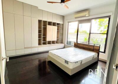 3-BR Condo at Prompak Gardens Condominium near BTS Phrom Phong