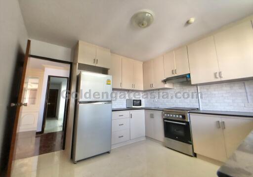 3 Bedrooms Furnished Condo with Big Balcony, Sukhumvit 26