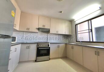 3 Bedrooms Furnished Condo with Big Balcony, Sukhumvit 26