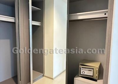 1 Bedroom modern corner unit Condo at Rhythm Sukhumvit 36