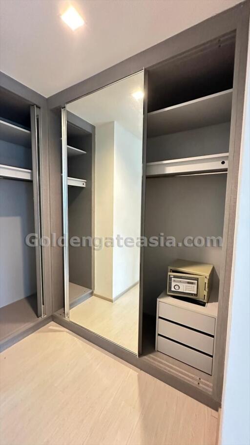 1 Bedroom modern corner unit Condo at Rhythm Sukhumvit 36