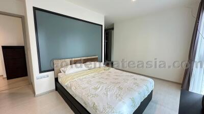 1 Bedroom modern corner unit Condo at Rhythm Sukhumvit 36