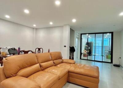 Townhouse for Rent in Sathon 21