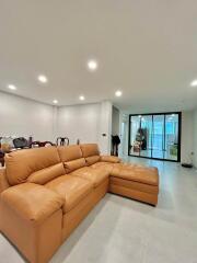 Townhouse for Rent in Sathon 21