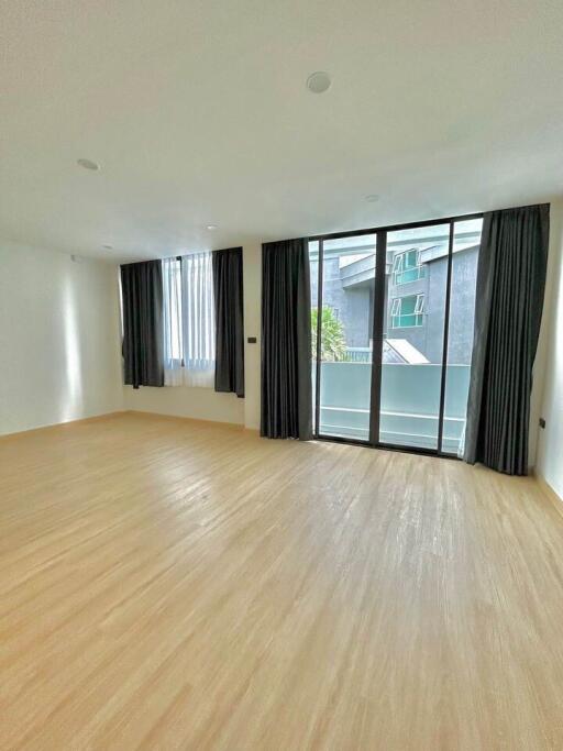 Townhouse for Rent in Sathon 21